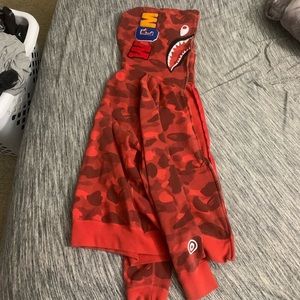 Mens Bape hoodie (large)